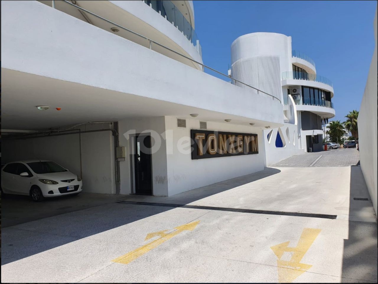 3+1 Flat for sale in Perla Residence in Kyrenia Center