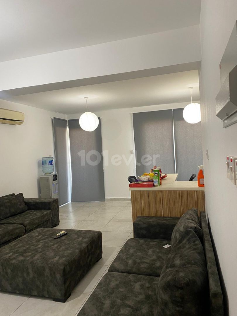 Girne Merkez'de satılık 1+1 Penthouse Önü kesilmez manzaralı