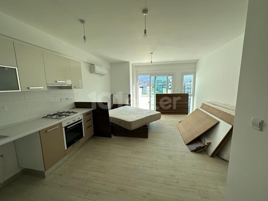 Girne Merkez'de Muhteşem Manzaralı, 2+1 penthouse Daire