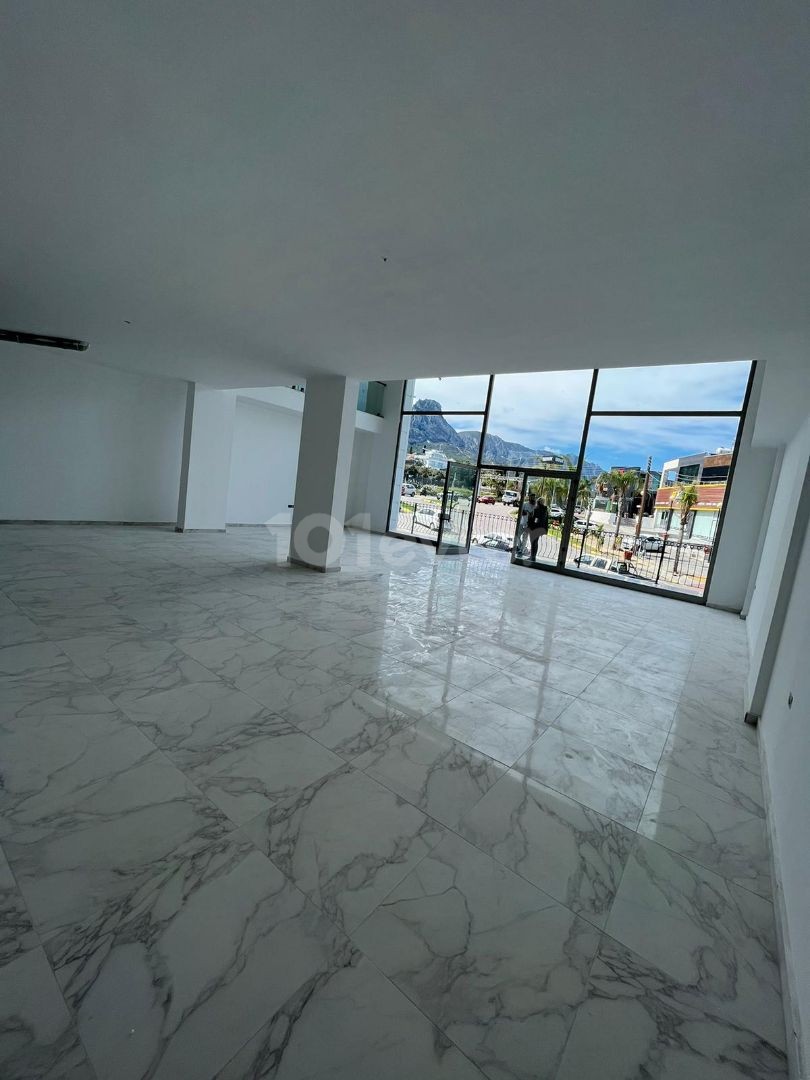 GİRNE MERKEZDE 220M2 SENDE KATLI DÜKKAN!!!!