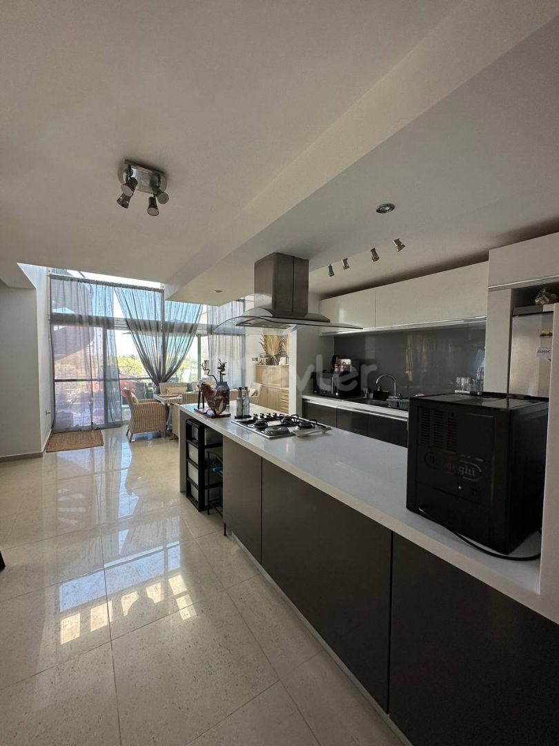 2+1 PENTHOUSE-WOHNUNG IN DOĞANKOY