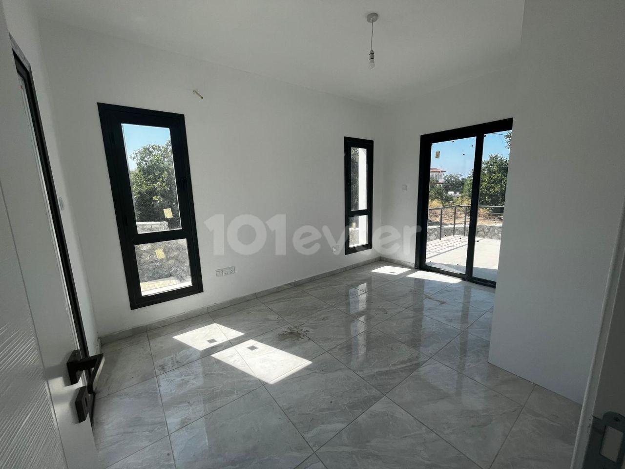 Neu fertiggestellte 3+1-Villa mit privatem Pool in Karşıyaka