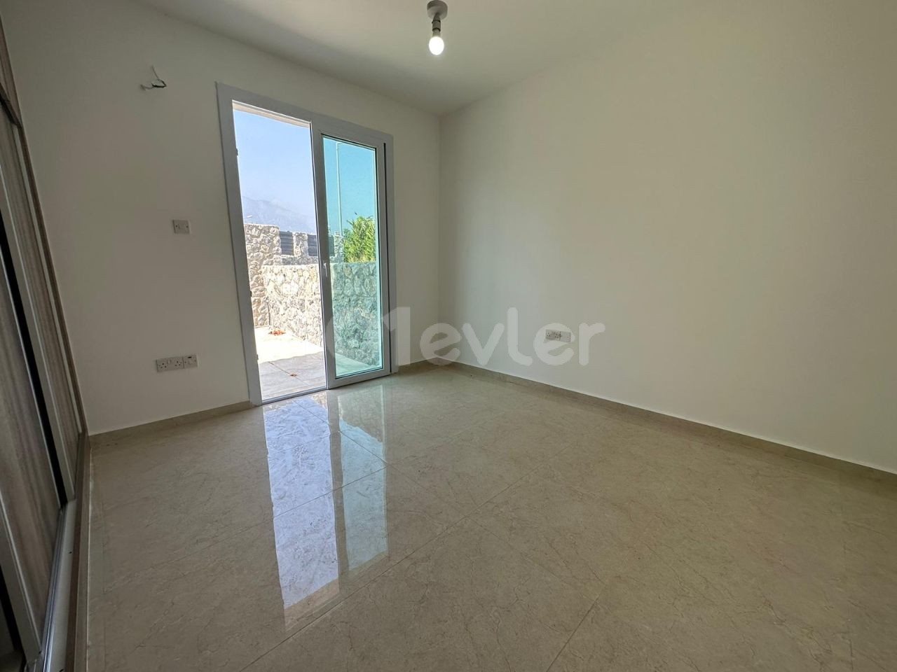 INVESTMENT OPPORTUNITY FOR DAILY MONTHLY RENTAL 2+1 FLAT WITH GARDEN