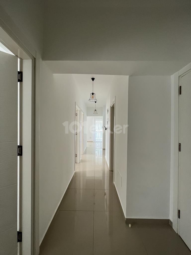 3+1 FLAT WITH HIGH RENTAL INCOME IN KYRENIA CENTER