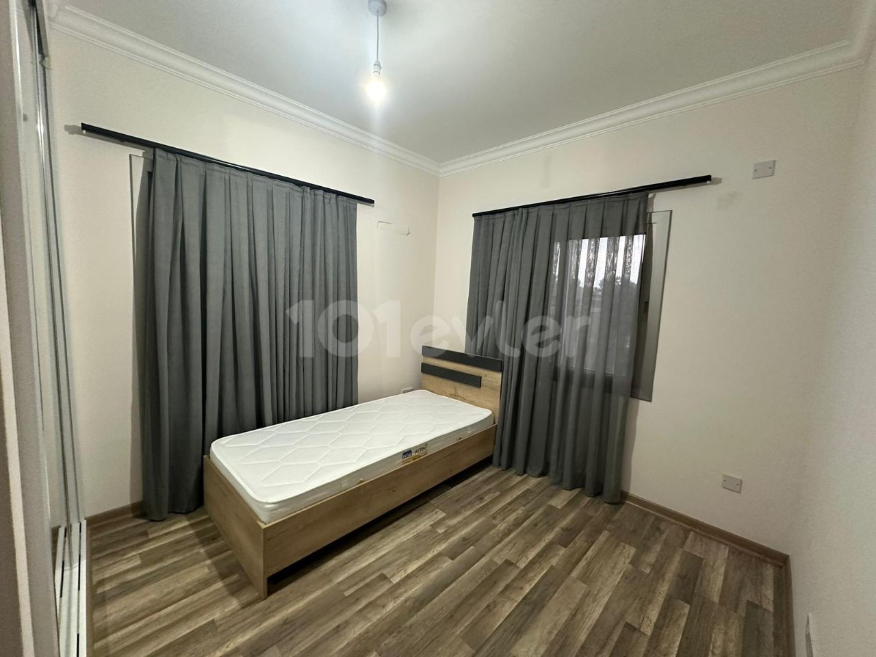 GİRNE MERKEZ ANAYOL ARKASI 2+1 FULL EŞYALI KİRALIK DAİRE