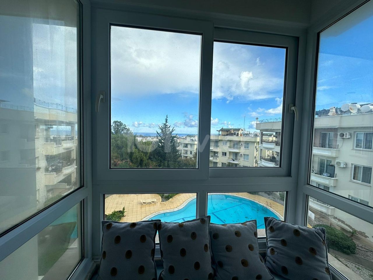 SINGLE AUTHORIZED ALSANCAK 3+1 FLAT WITH SEA VIEW