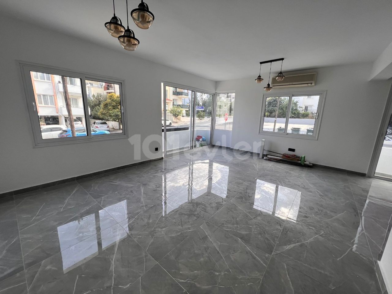 3+1 FLAT FOR SALE IN KYRENIA NUSMAR MARKET AREA