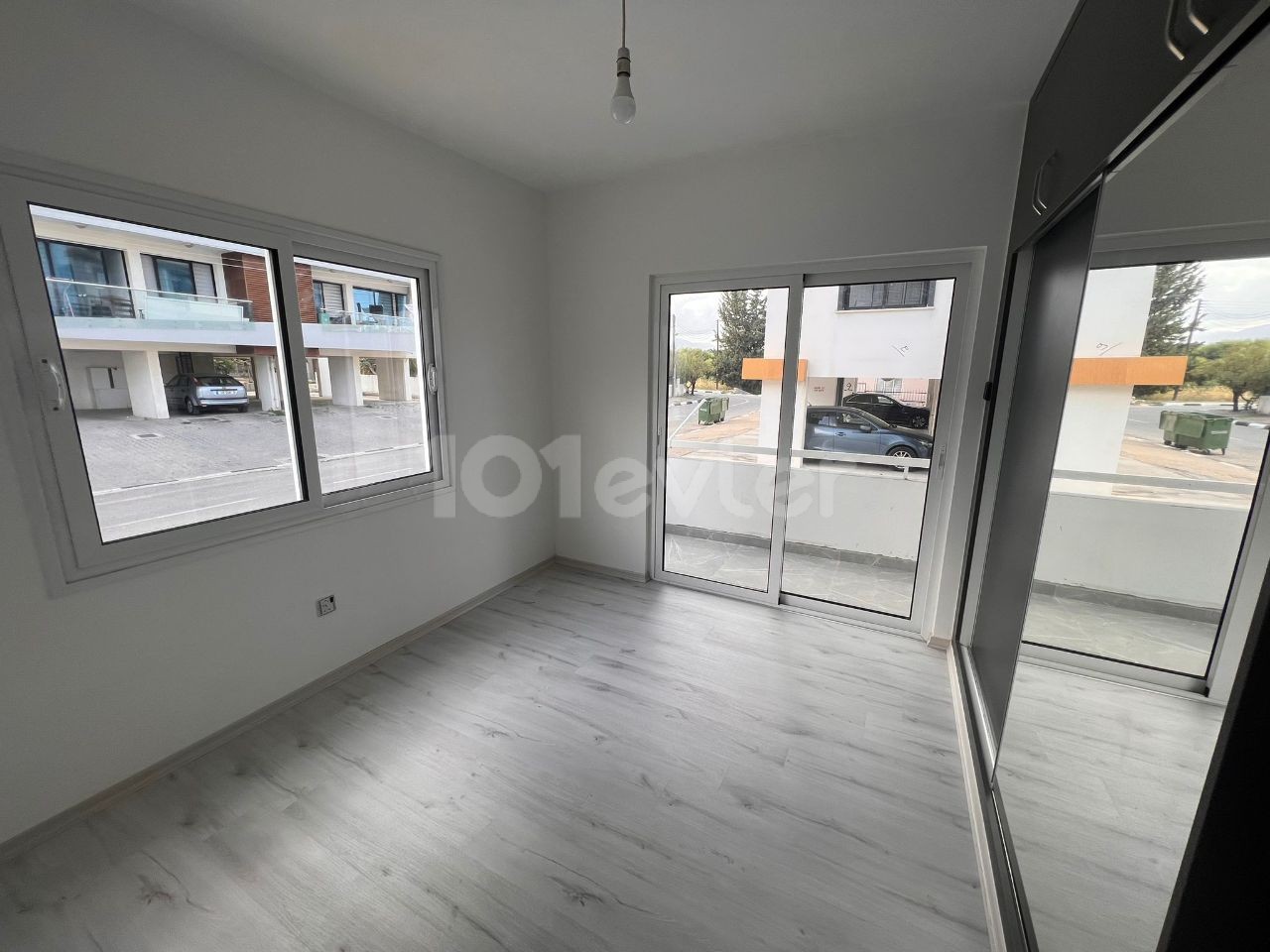 3+1 FLAT FOR SALE IN KYRENIA NUSMAR MARKET AREA