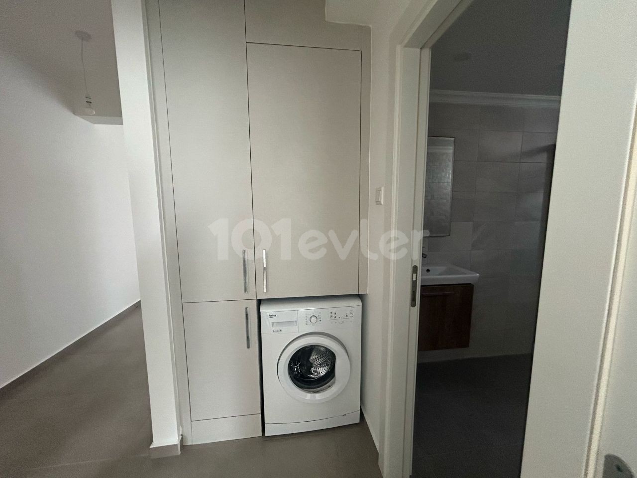 2+1 flat for rent within walking distance to all amenities near Kyrenia Central Kar Market