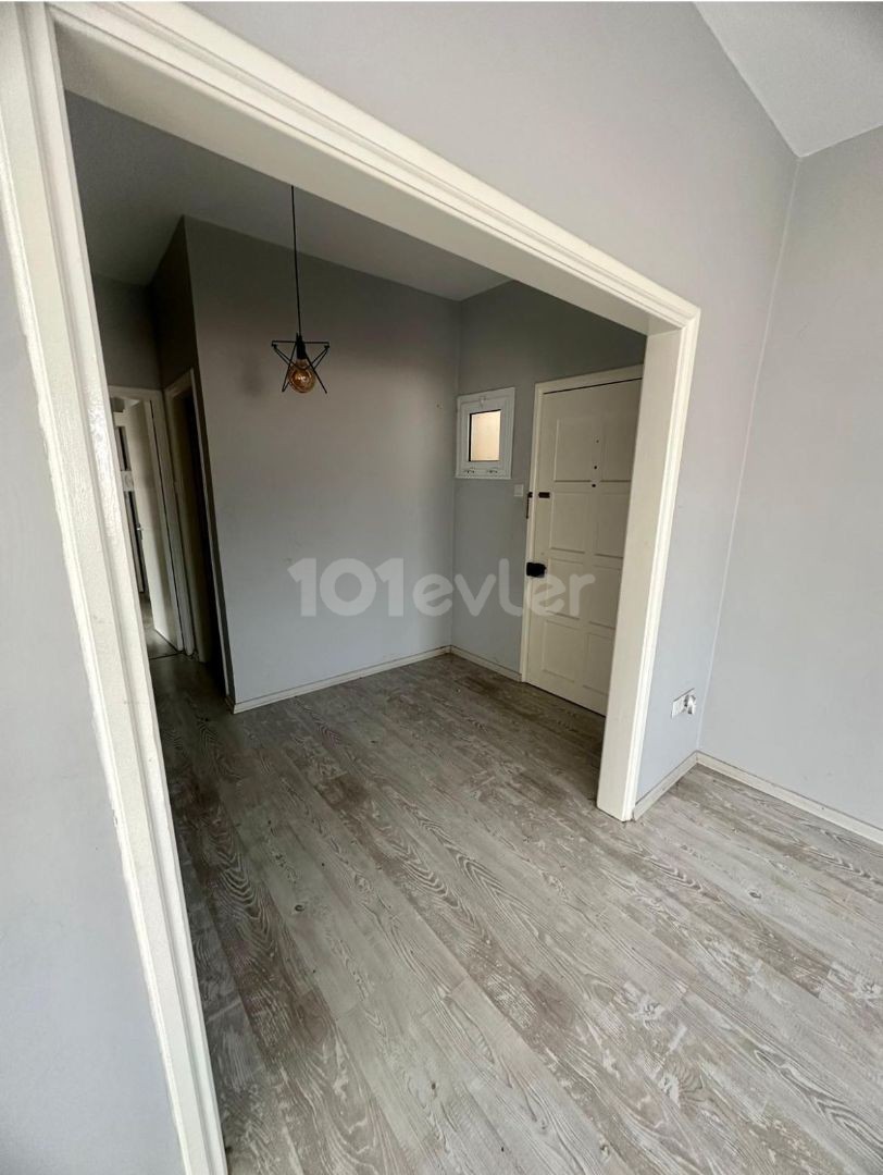 3+1 flat for rent in a central location in Kızılbaş