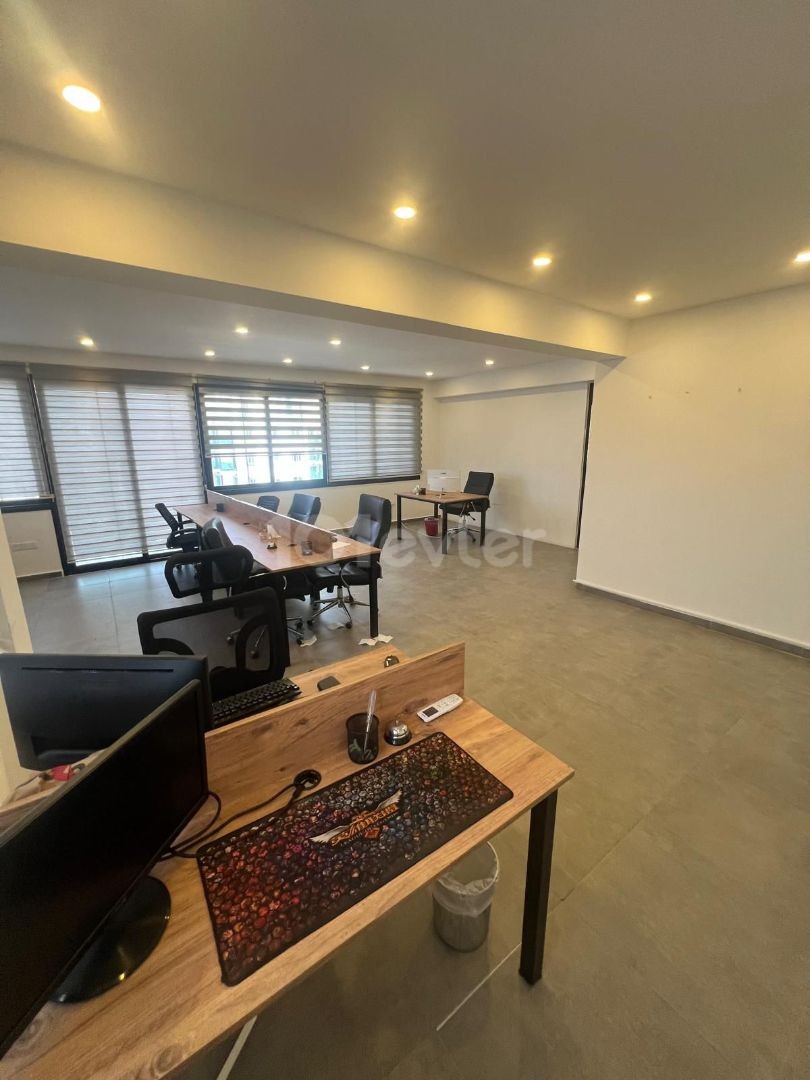 BÜRO ZU VERMIETEN IM KYRENIA CENTER