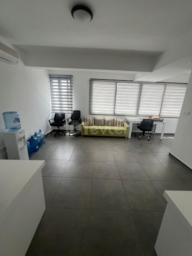 BÜRO ZU VERMIETEN IM KYRENIA CENTER