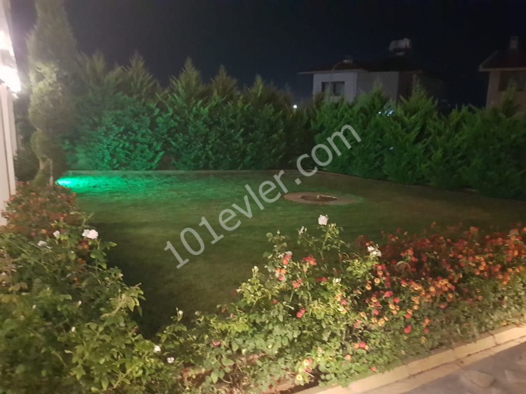 ویلا برای فروش in Çatalköy, گیرنه