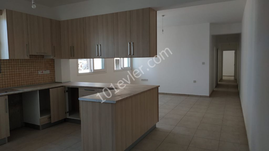 Flat To Rent in Girne Merkez, Kyrenia