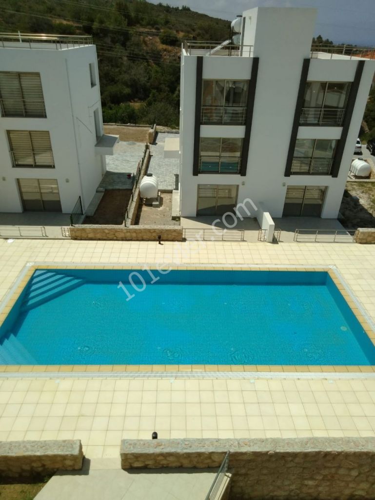 Semi Detached To Rent in Girne Merkez, Kyrenia