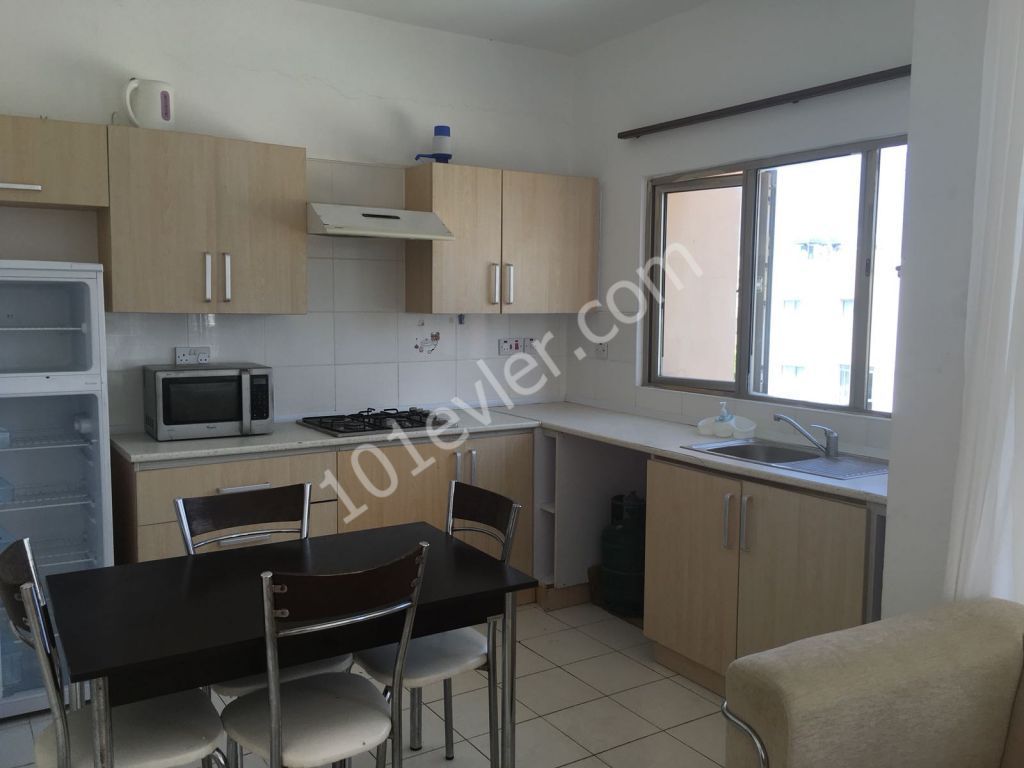 Girne merkezde kiralık 2+1 full eşyalı daire! (Site içerisinde ortak yüzme havuzlu)