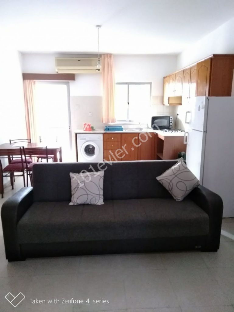 Girne merkezde kiralık full eşyalı 2+1 daire!