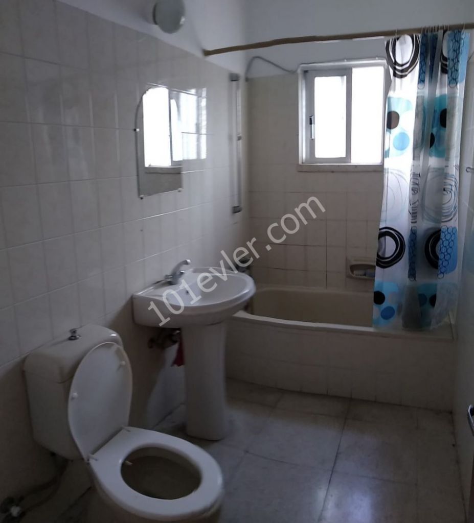 Girne merkezde kiralık full eşyalı 2+1 daire!