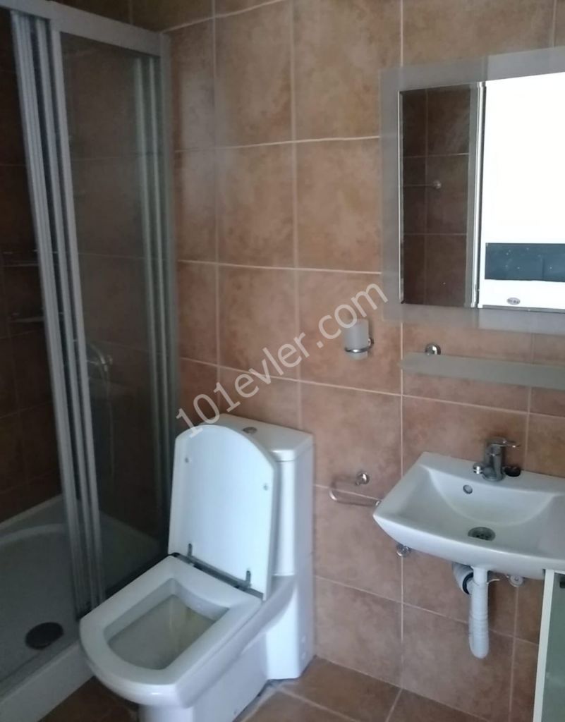 Girne Beylerbeyi'nde kiralık full eşyalı 3+1 villa!