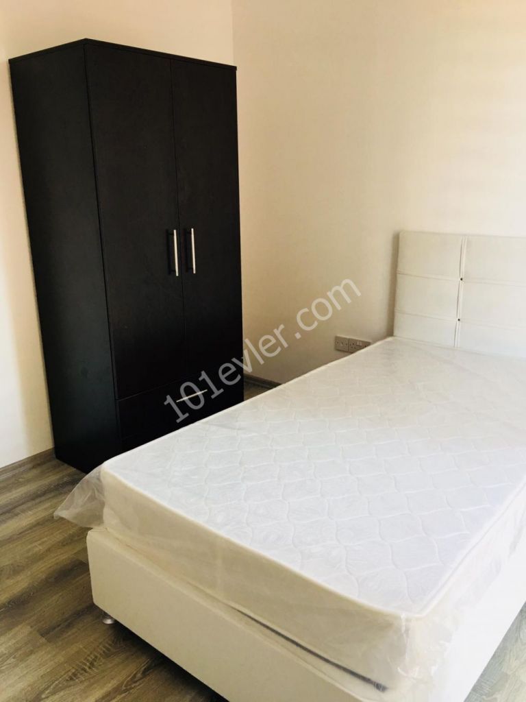 Girne merkezde kiralık full eşyalı sıfır 2+1 daire!