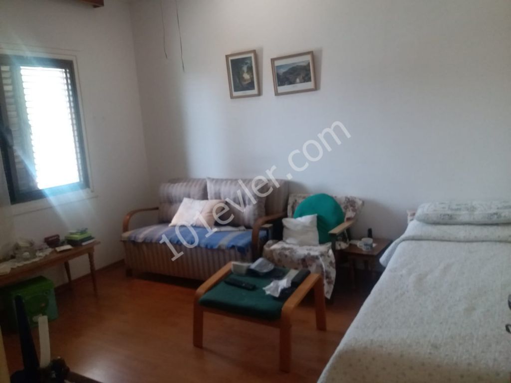 Detached House For Sale in Girne Merkez, Kyrenia