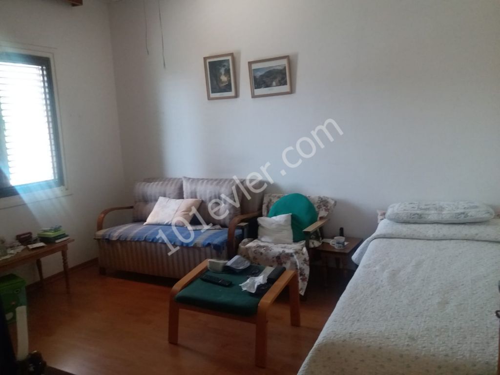 Detached House For Sale in Girne Merkez, Kyrenia