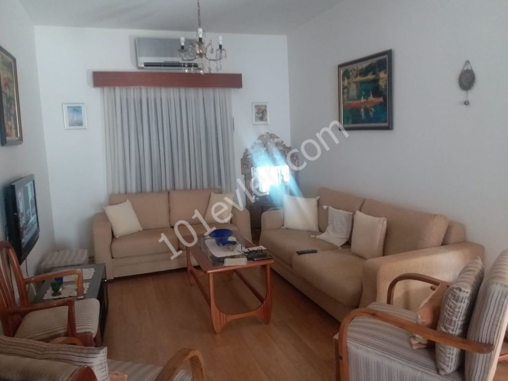 Detached House For Sale in Girne Merkez, Kyrenia