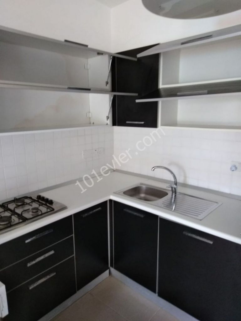 Flat To Rent in Karaoğlanoğlu, Kyrenia