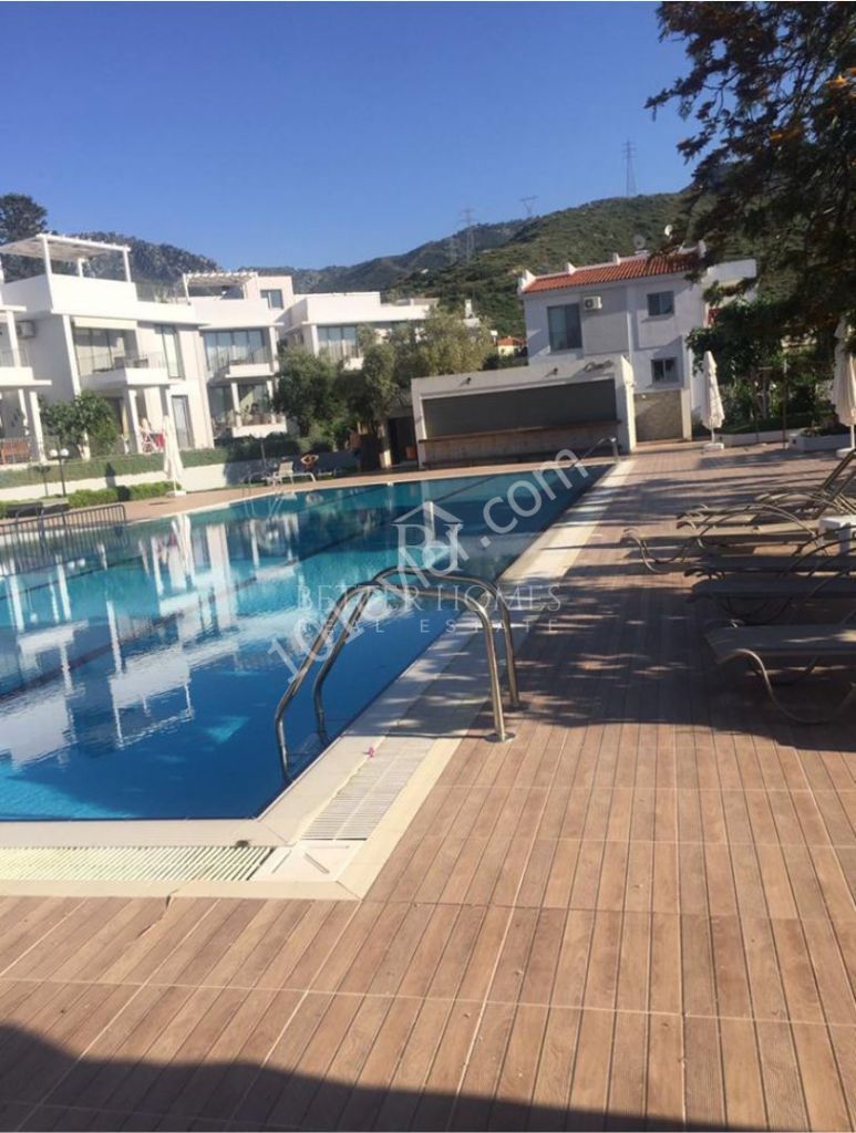 Flat For Sale in Alsancak, Kyrenia