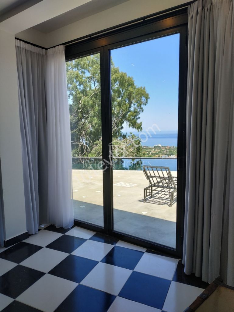 HISTORICAL STONE VILLA WITH A MAGNIFICENT VIEW FOR SALE IN KYRENIA LAPTA ** 