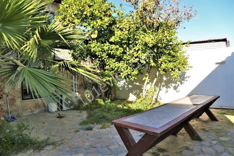  Girne Ozanköy de muhteşem kiralık 4+1 restore edilmiş eski kıbrıs köy evi