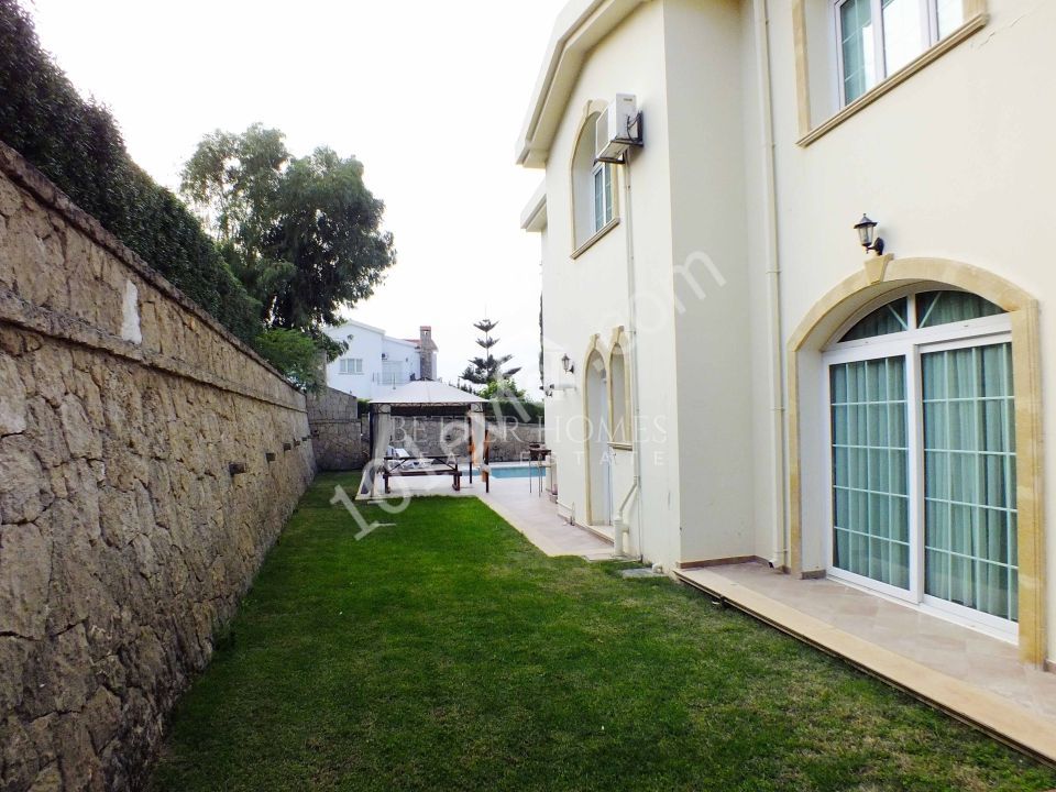 LUXURY VILLA FOR SALE IN KYRENIA ÇATALKÖY, BUILT ON MORE THAN 1 ACRE OF LAND, WITH MAGNIFICENT MOUNTAIN AND SEA VIEWS ** 