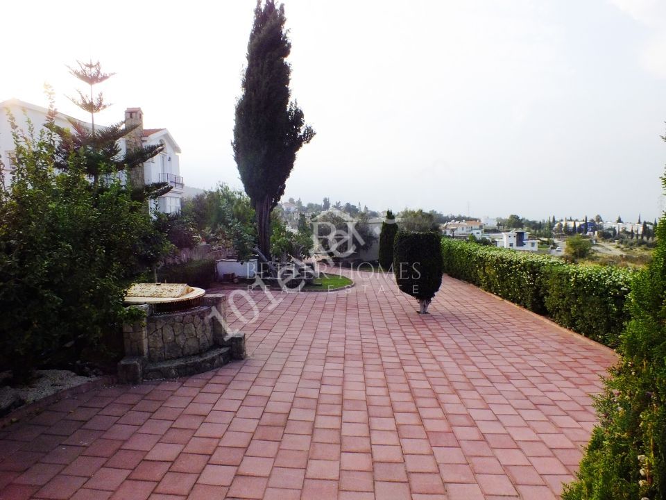 LUXURY VILLA FOR SALE IN KYRENIA ÇATALKÖY, BUILT ON MORE THAN 1 ACRE OF LAND, WITH MAGNIFICENT MOUNTAIN AND SEA VIEWS ** 