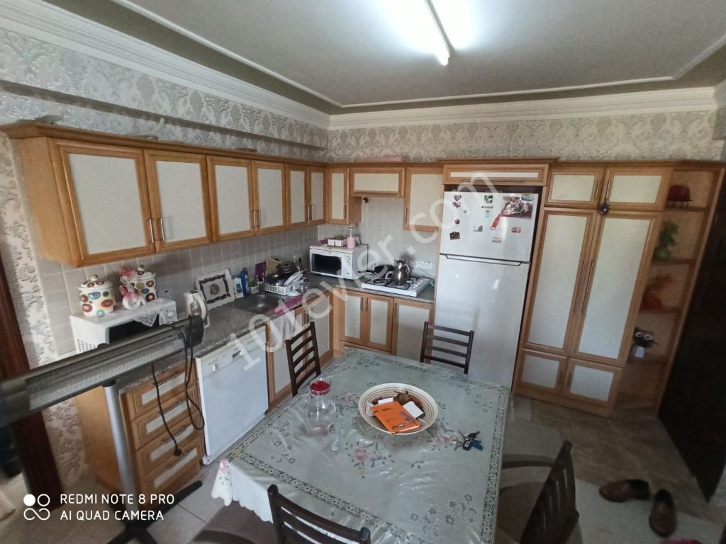 GİRNE MERKEZDE SATILIK 2+1 DAİRE