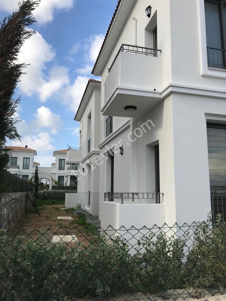 GİRNE ALSANCAK'TA KİRALIK FULL EŞYALI 1+1 DAİRE (KIBRIS TOWN HOUSES)