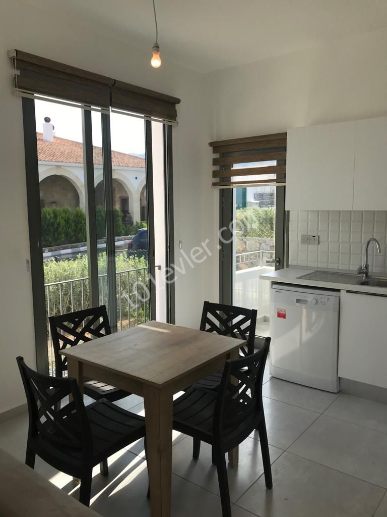 GİRNE ALSANCAK'TA KİRALIK FULL EŞYALI 1+1 DAİRE (KIBRIS TOWN HOUSES)