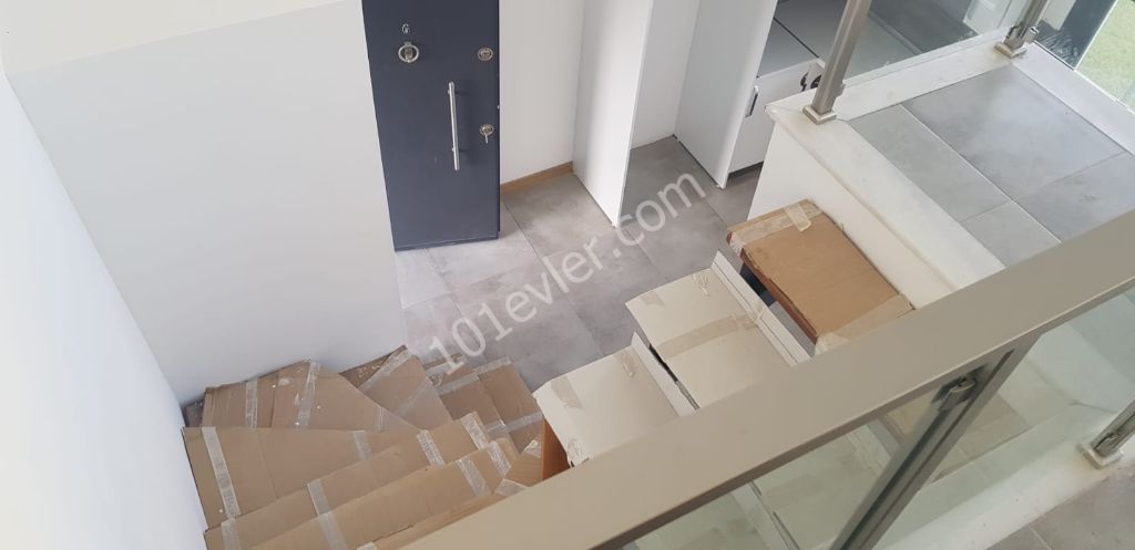 GİRNE ALSANCAK'TA SATILIK SIFIR 1+1 LOFT