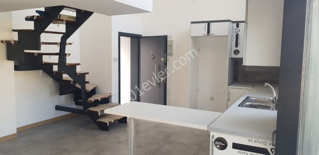 GİRNE ALSANCAK'TA SATILIK SIFIR 1+1 LOFT