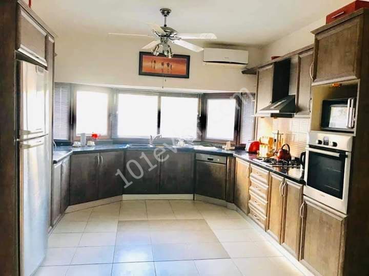 Girne doğanköy de havuzlu kiralık villa 3+1