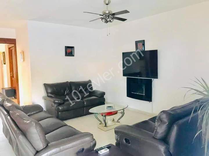 Girne doğanköy de havuzlu kiralık villa 3+1