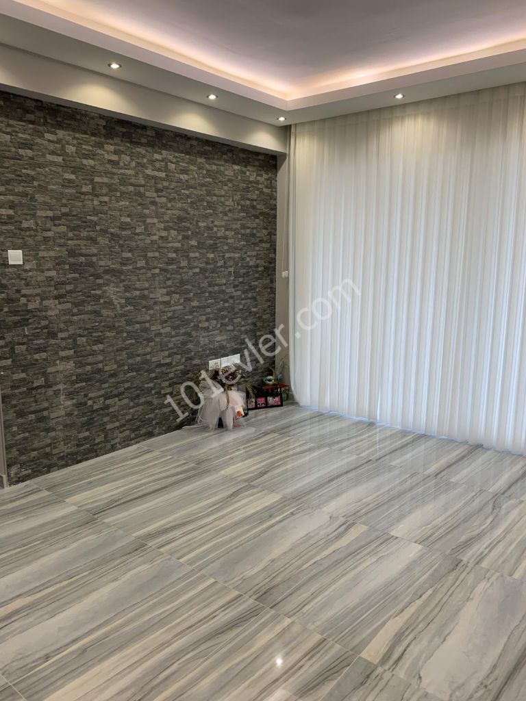 GİRNE ALSANCAK'TA KİRALIK FULL EŞYALI LÜKS 2+1 DAİRE