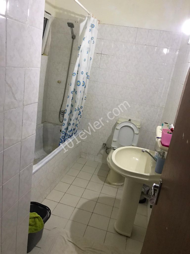 GİRNE MERKEZDE KİRALIK EŞYALI 3+1 DAİRE