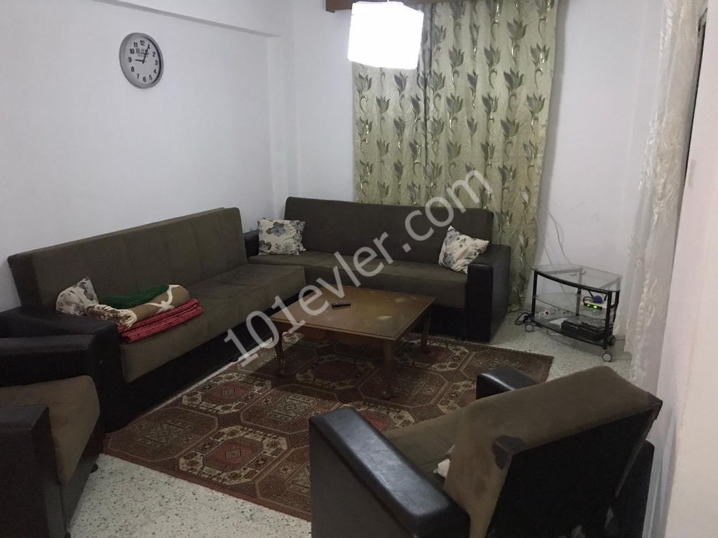 GİRNE MERKEZDE KİRALIK EŞYALI 3+1 DAİRE