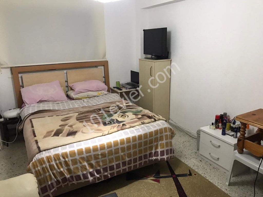 GİRNE MERKEZDE KİRALIK EŞYALI 3+1 DAİRE