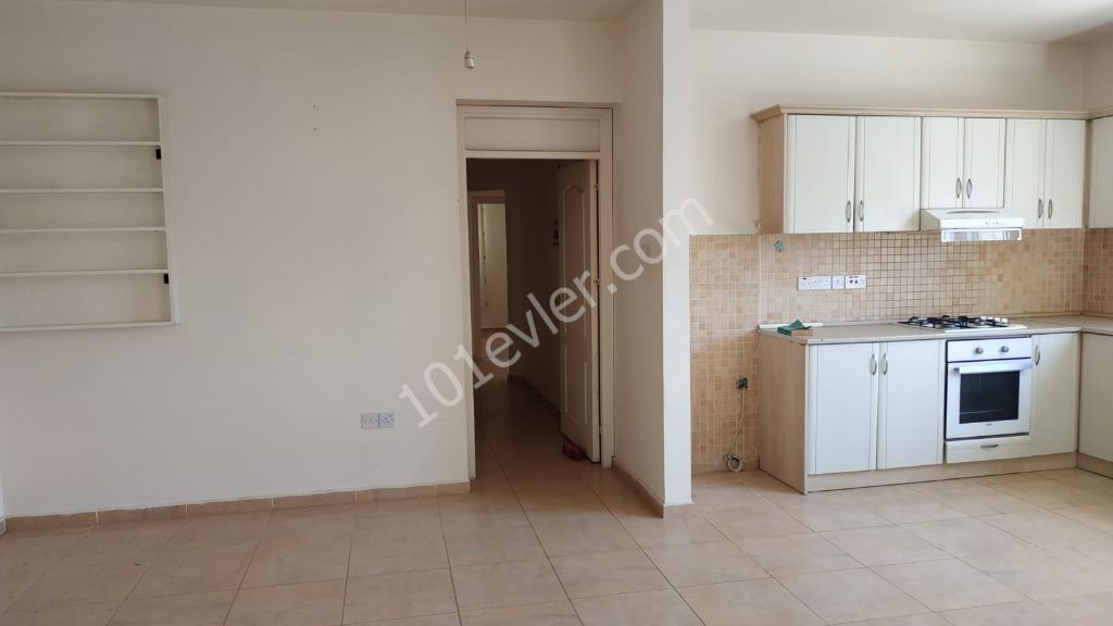 GİRNE MERKEZDE SATILIK 3+1 GENİŞ DAİRE