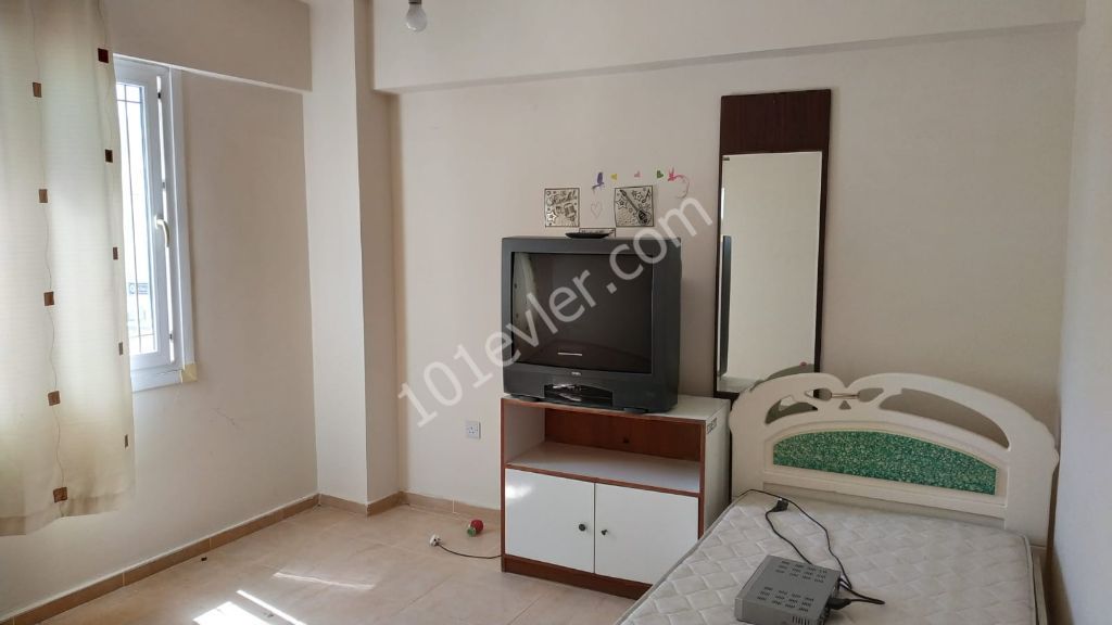 GİRNE MERKEZDE SATILIK 3+1 GENİŞ DAİRE