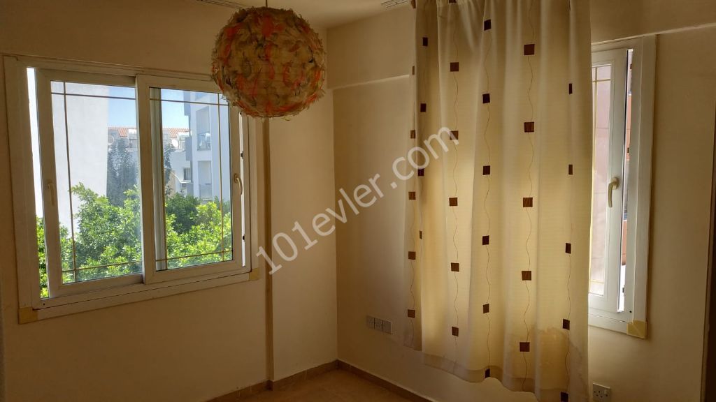 GİRNE MERKEZDE SATILIK 3+1 GENİŞ DAİRE