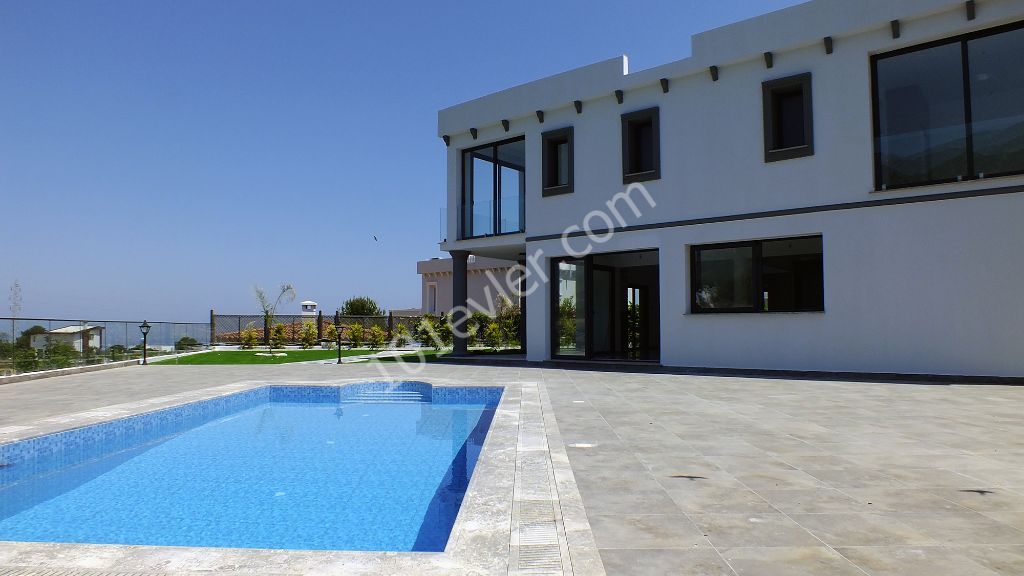 4+1 VILLA MIT HERRLICHEM MEER-UND BERGBLICK ZUM VERKAUF IN KYRENIA CHATALKÖY ** 