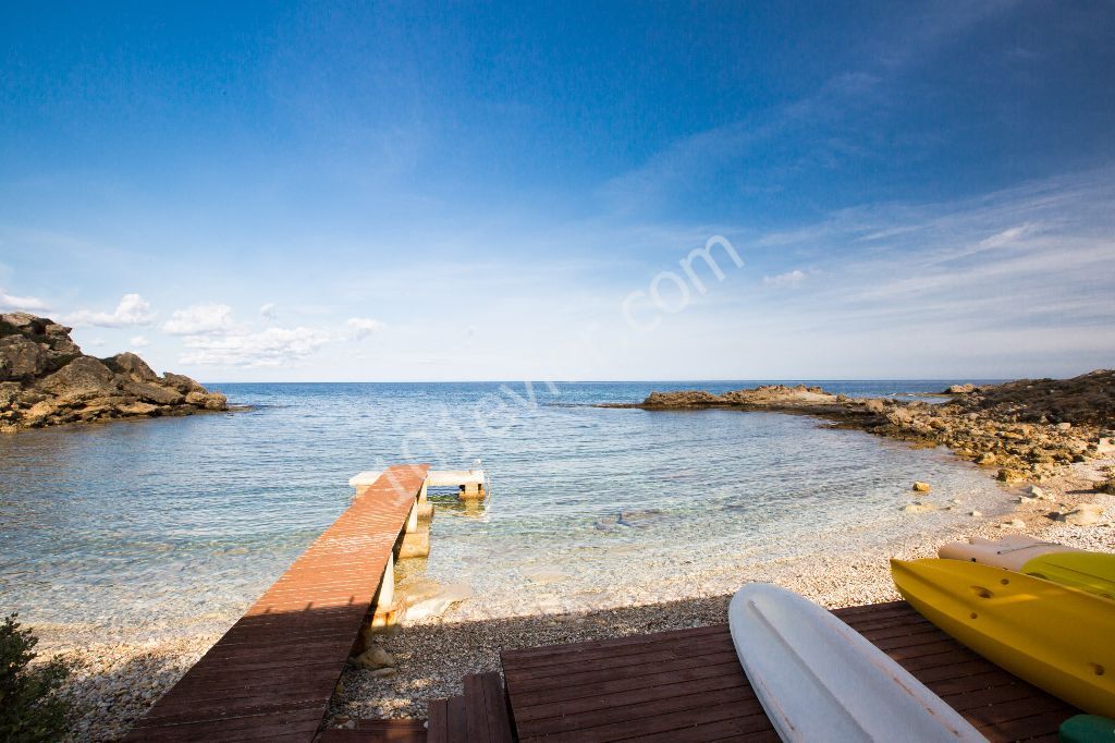 5+1 VILLA MIT HERRLICHEM MEER-UND BERGBLICK ZUM VERKAUF IN SÜßWASSER ** 