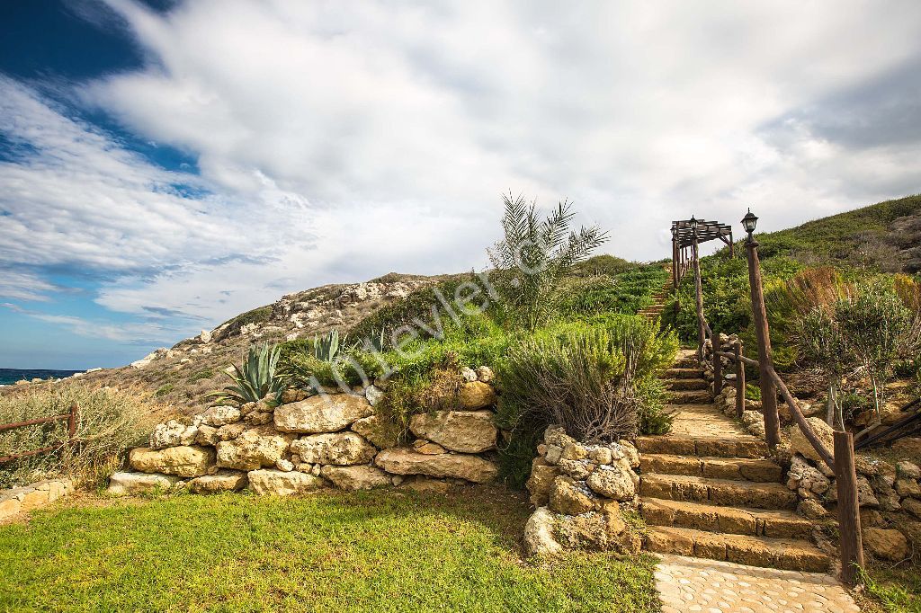 5+1 VILLA MIT HERRLICHEM MEER-UND BERGBLICK ZUM VERKAUF IN SÜßWASSER ** 